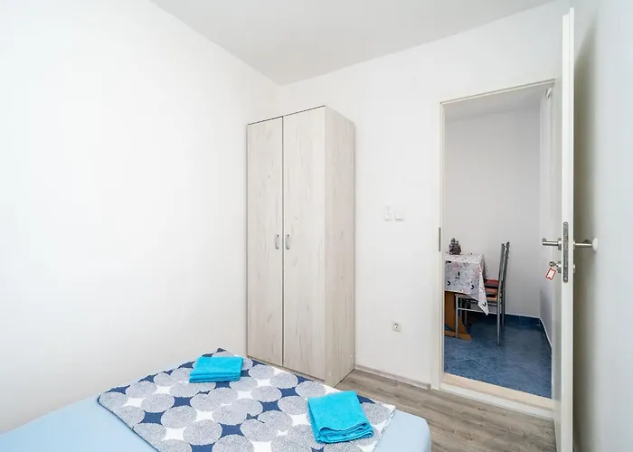 & Alan - Double With Shared Bathroom 2 דירה *