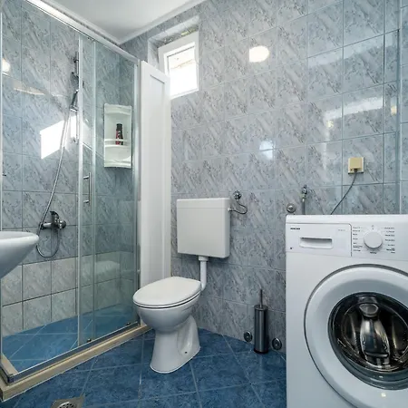 & Alan - Double With Shared Bathroom 2 Ντουμπρόβνικ